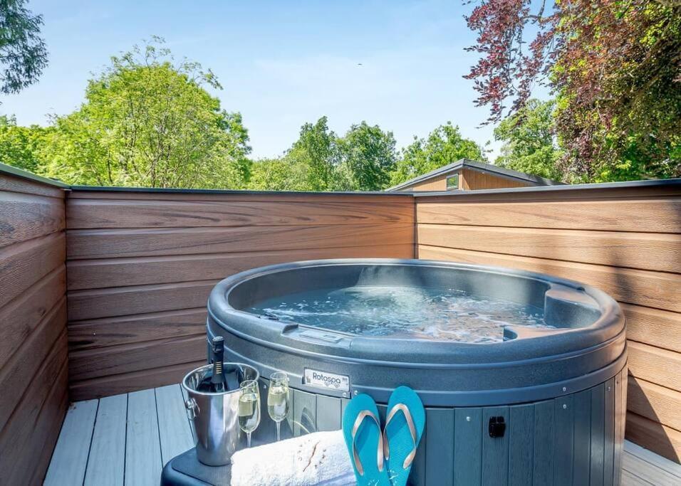 فيلا V28 - The Lookout With Hot Tub بانغور المظهر الخارجي الصورة